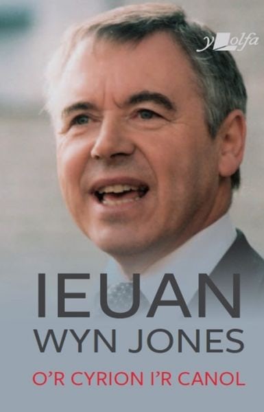 Cover image for O'r Cyrion i'r Canol, isbn: 9781800991040